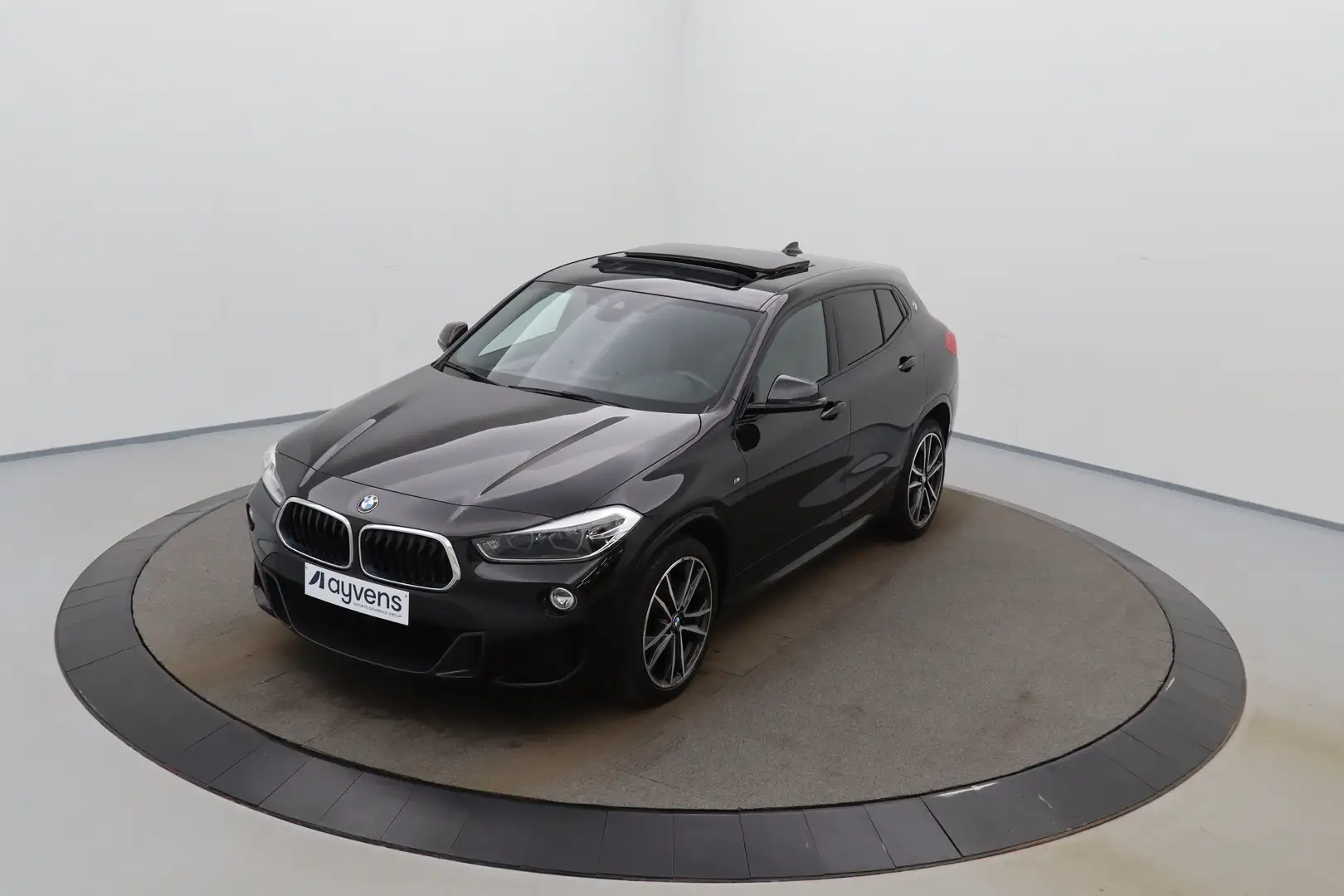 BMW X2 1.5iA sDrive18 OPF M-Sport LEDER/CUIR LED GPS PDC Schwarz - 1