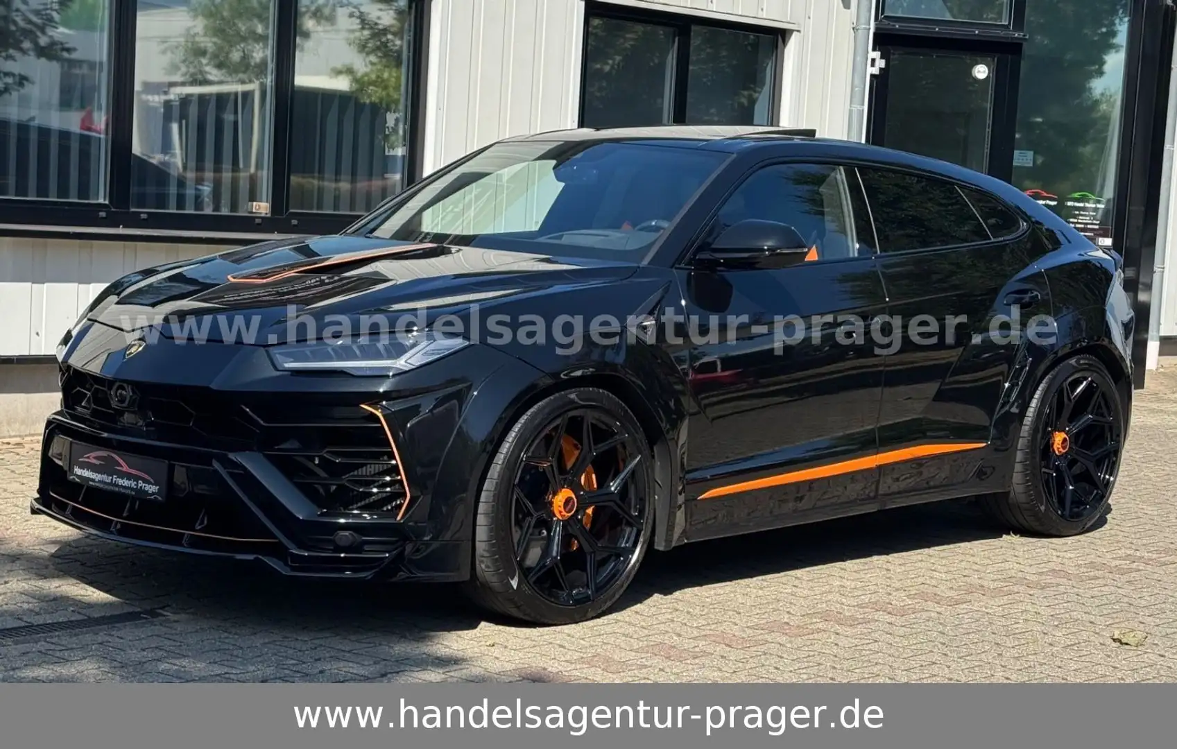 Lamborghini Urus 4.0 V8 NOVITEC Schwarz - 1