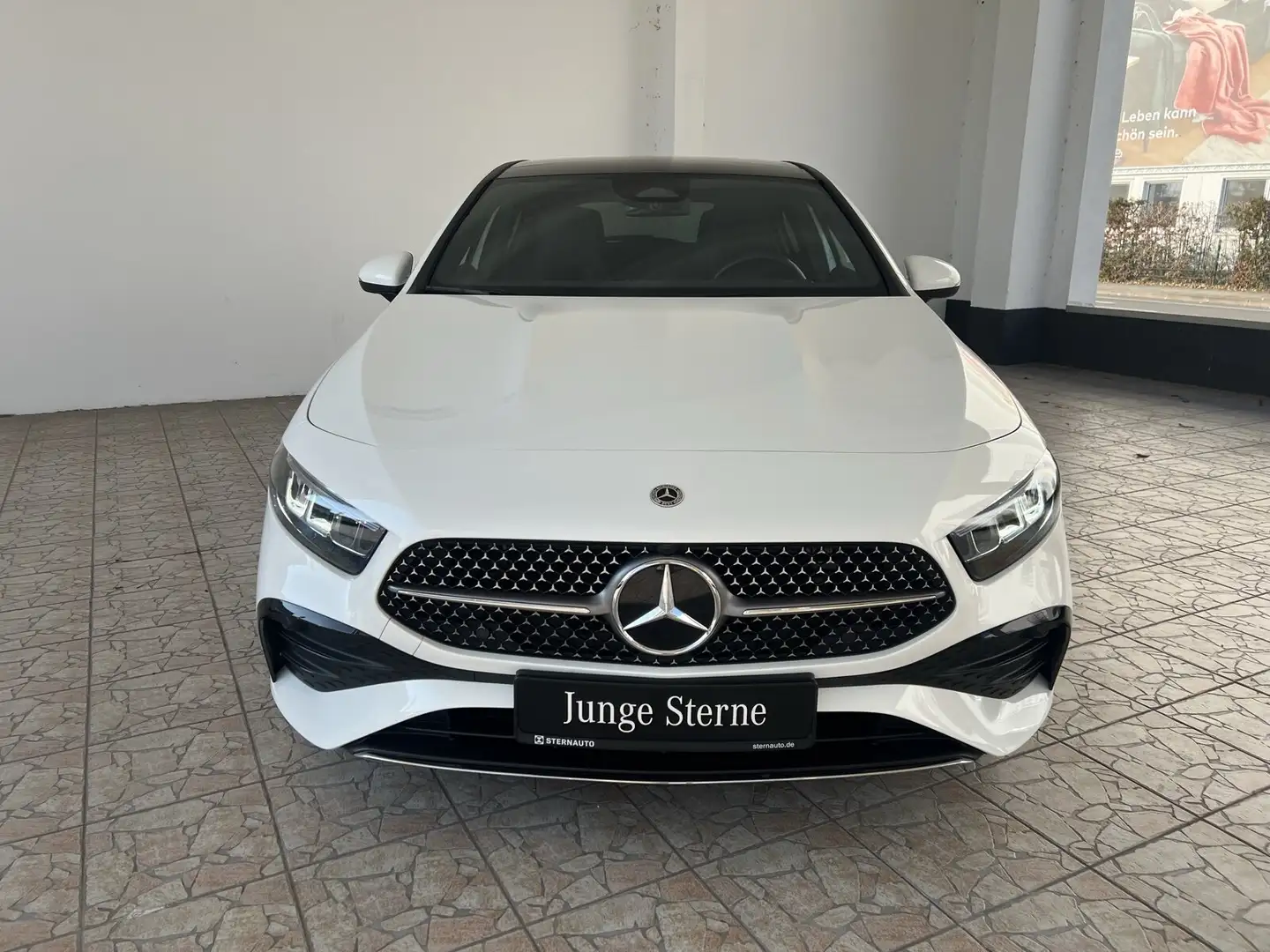 Mercedes-Benz A 180 A 180 AMG Line/Pano.-Dach/Kamera/Totwinkel/LED Weiß - 2
