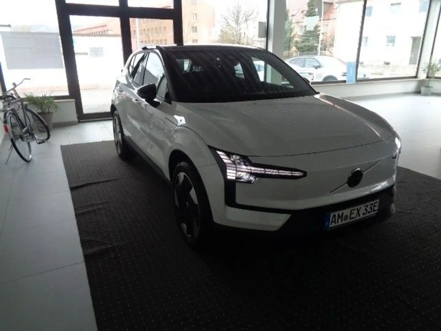 Volvo EX30 Plus Pure Electric*Extended Range* Weiß - 2