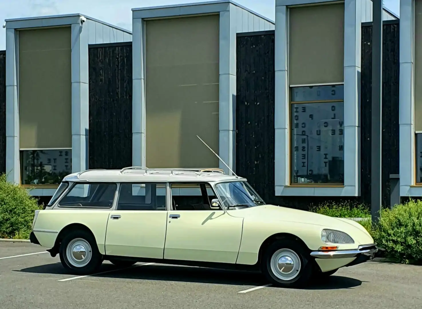 Citroen DS 20 Break 7 seats - 1
