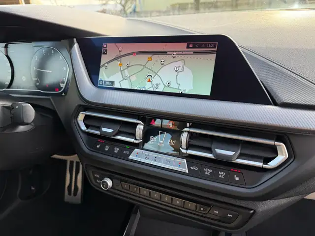 BMW 2 Series view 19