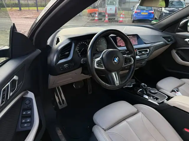 BMW 2 Series view 13