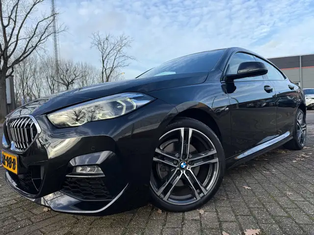 BMW 2 Series view 2
