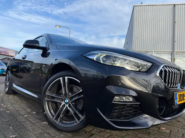 BMW 2 Series view 6
