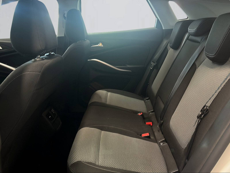 Opel Grandland X Enjoy inkl. hzb. Sitze + Lenkrad / hzb. Frontscheibe / Allwetter / Kamera / Klimaautomatik — photo 8