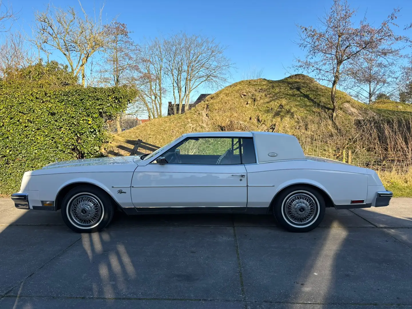 Buick Riviera Riviera Wit - 2