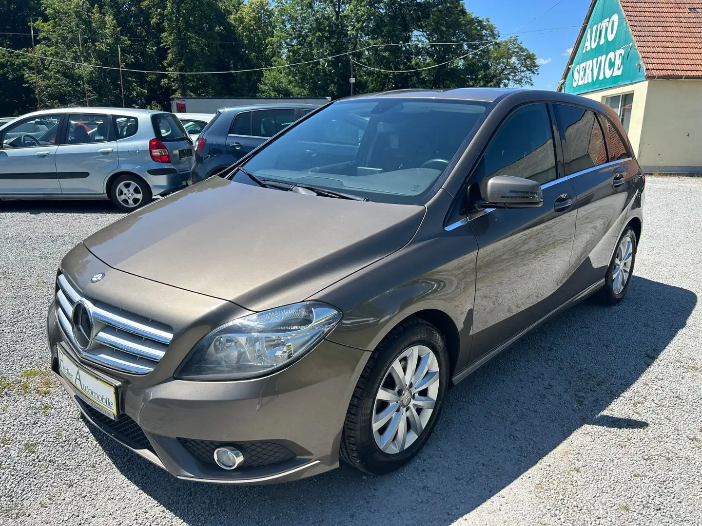 Mercedes-Benz B 180 / Klima / Sitzhzg. / Navi / 92TKM Gold - 1
