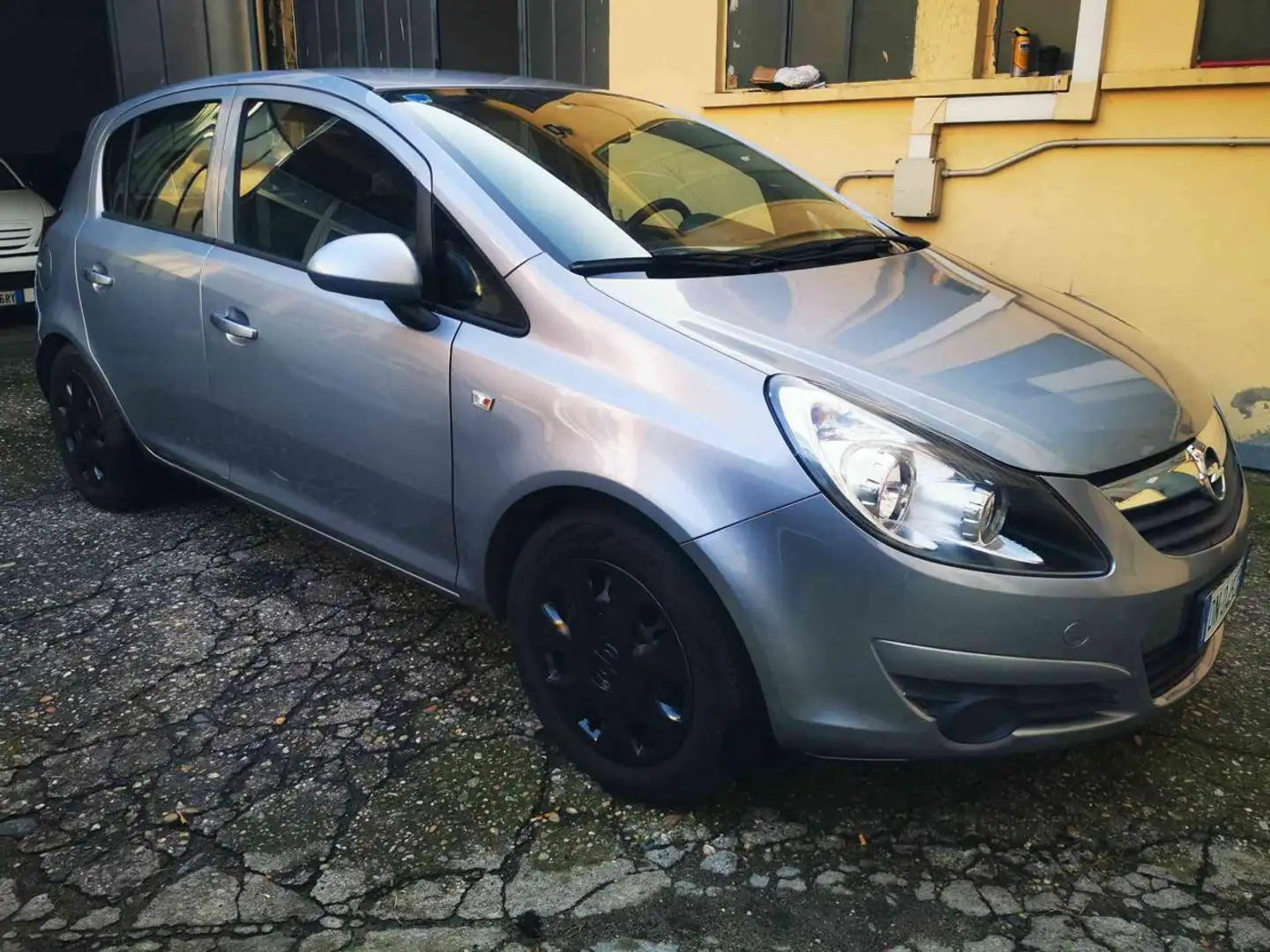Opel Corsa 1.2 5 porte Club Blauw - 1