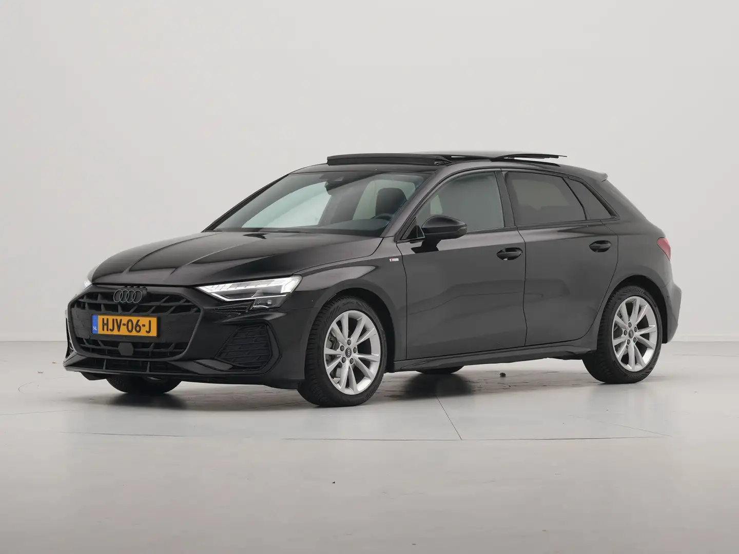 Audi A3 Sportback 30 TFSI 110pk S-line Panorama Stoelverwa Noir - 2