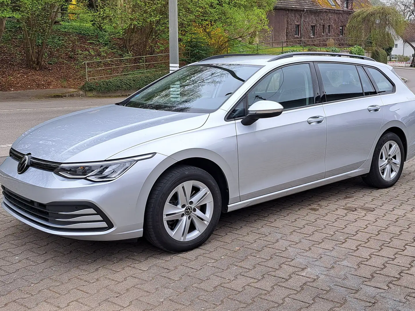 Volkswagen Golf Variant Life Silber - 1