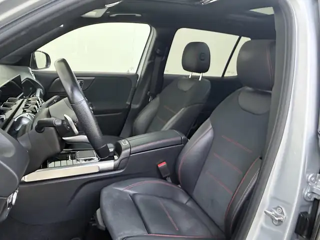Mercedes-Benz GLB view 12