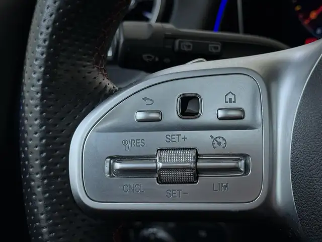 Mercedes-Benz GLB view 14