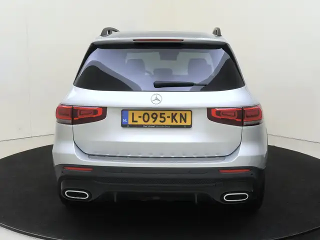 Mercedes-Benz GLB view 6