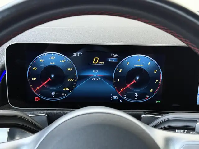 Mercedes-Benz GLB view 13