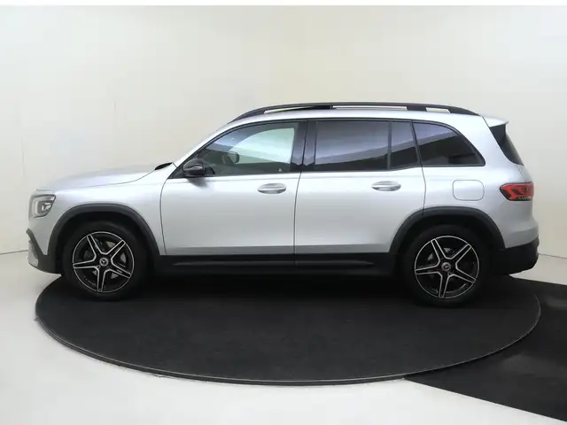 Mercedes-Benz GLB view 7