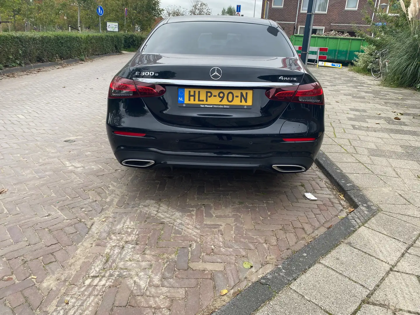 Mercedes-Benz E 300 E300e AMG FULL OPTION NIEUW MODEL STUUR CLEAN CAR Zwart - 2