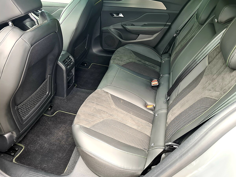 Peugeot 408 1.2 Hybrid 145 GT (EURO 6e) — photo 8