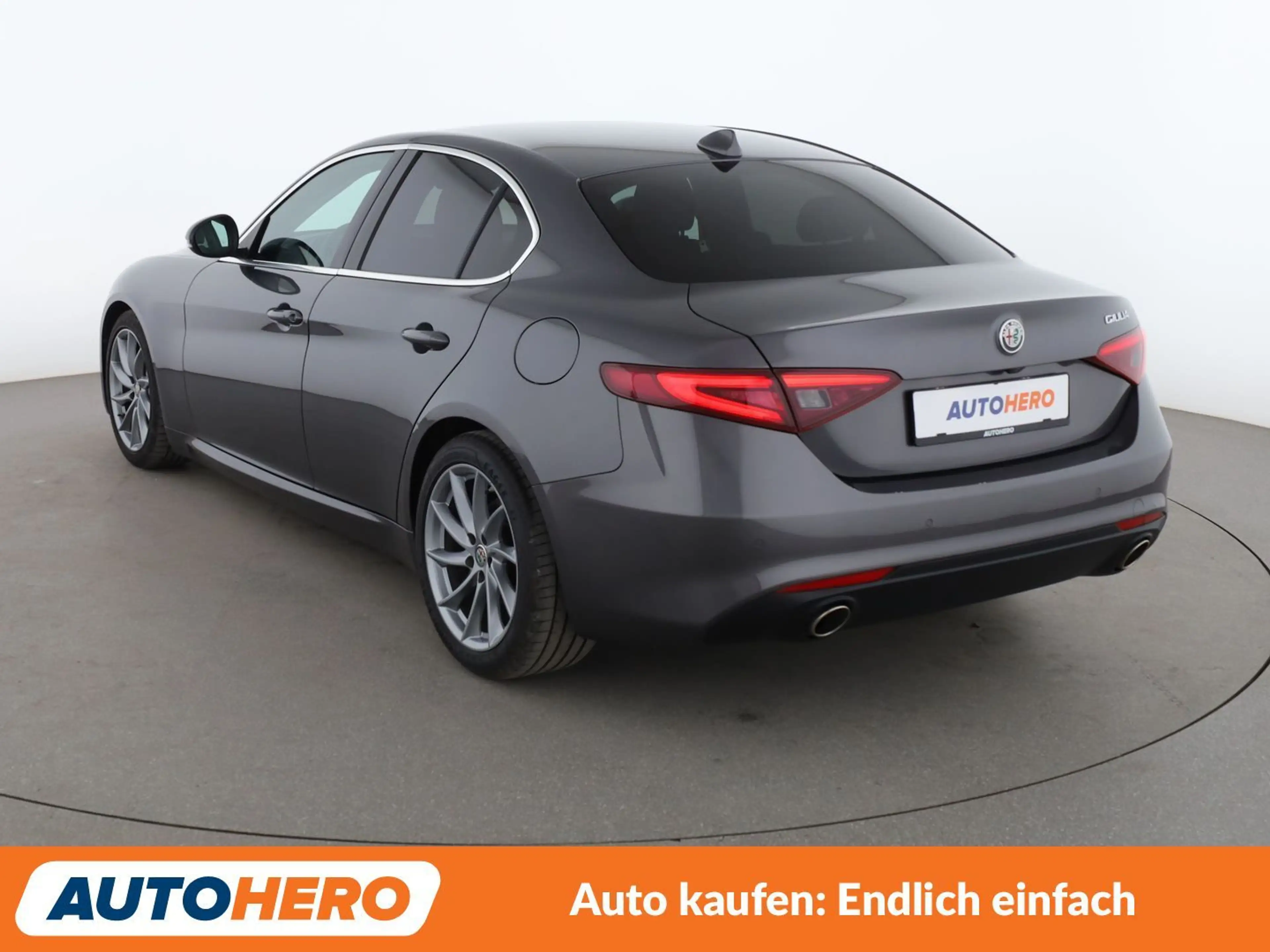 Alfa Romeo Giulia 2.2 JTDM Super Aut.*NAV*TEMPO*CAM*PDC*SHZ*ALU* — photo 4