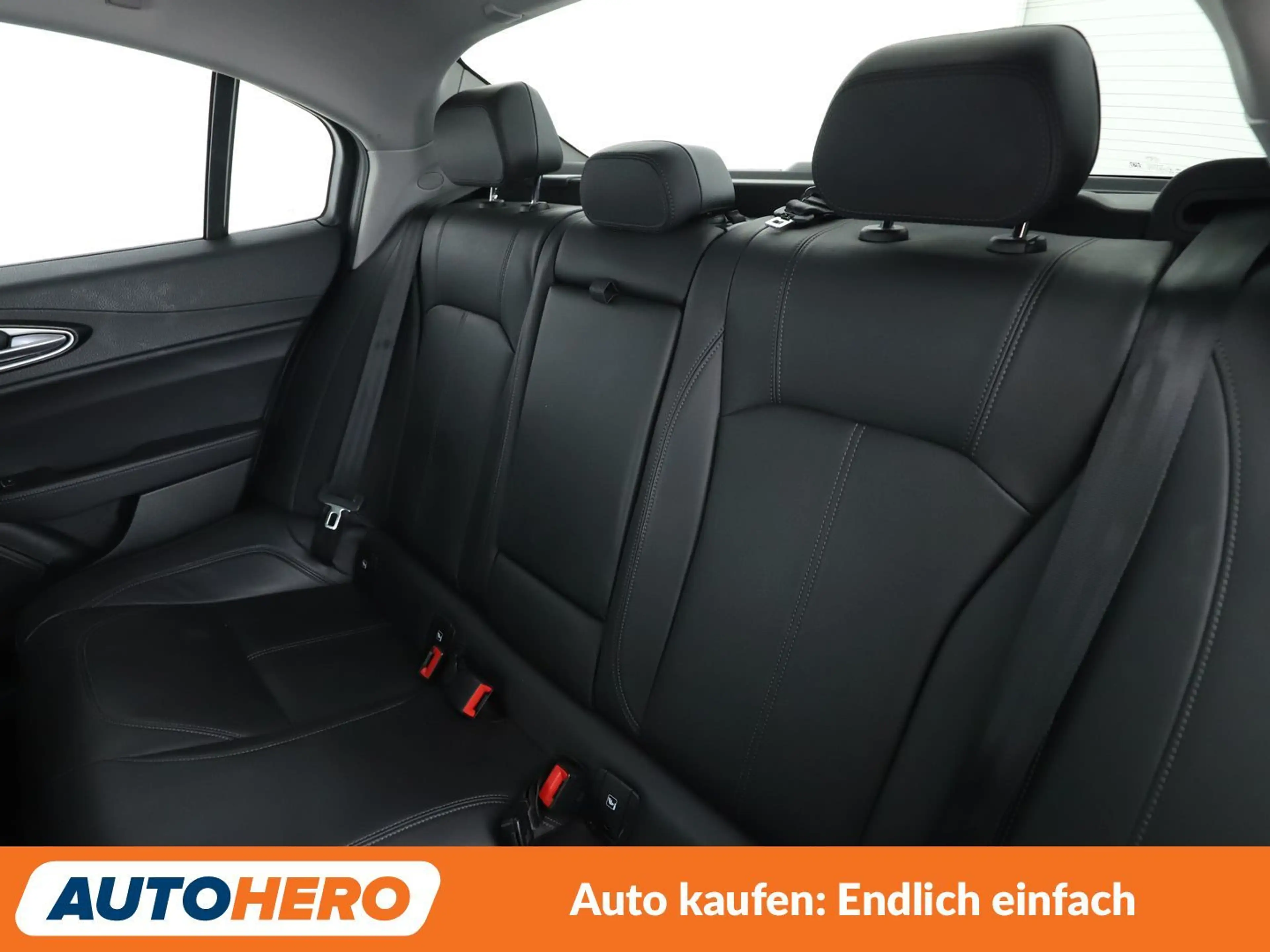 Alfa Romeo Giulia 2.2 JTDM Super Aut.*NAV*TEMPO*CAM*PDC*SHZ*ALU* — photo 14
