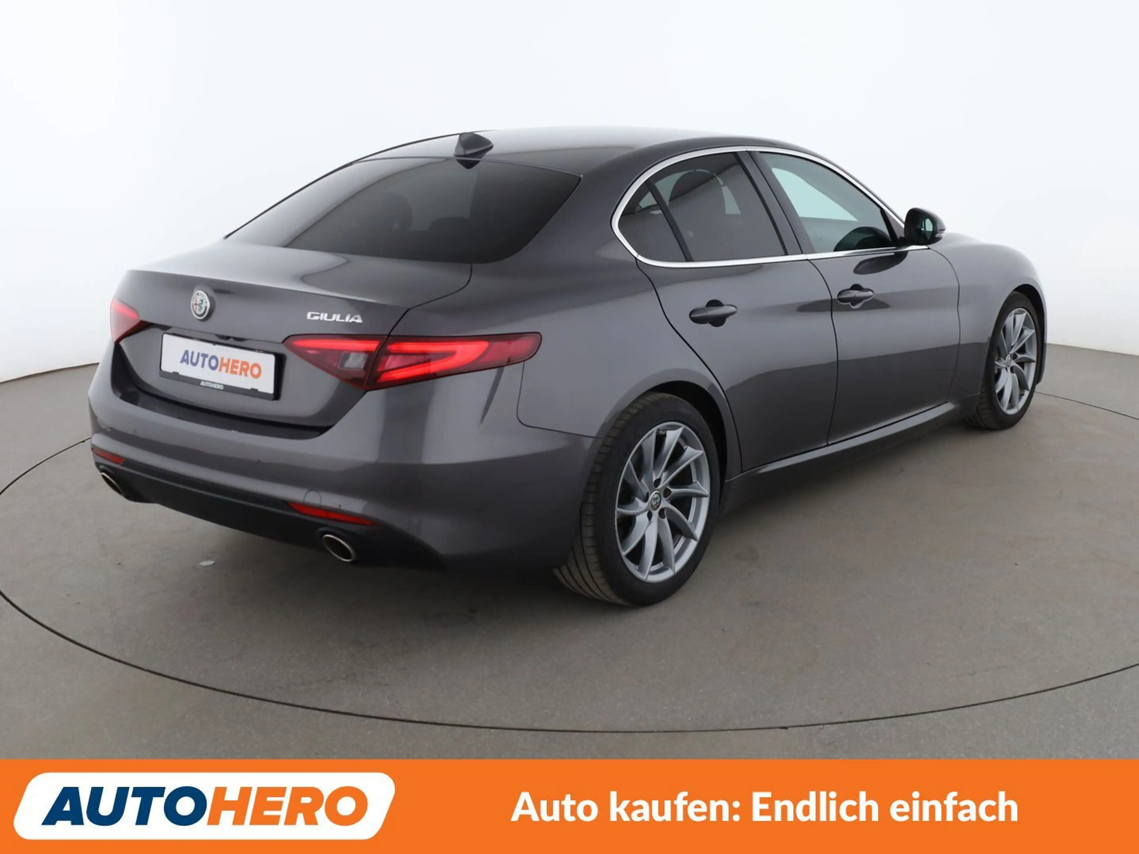 Alfa Romeo Giulia 2.2 JTDM Super Aut.*NAV*TEMPO*CAM*PDC*SHZ*ALU* — photo 6