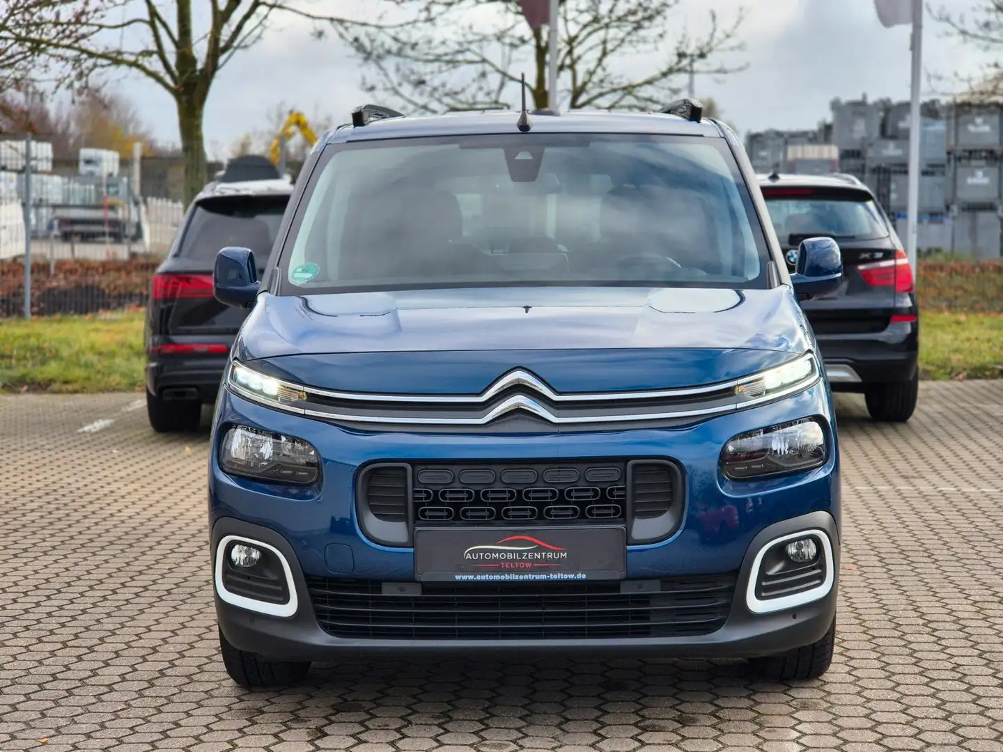 Citroen Berlingo 1.2 PureTech 130 Feel M aus 1. Hand AHK Blau - 2