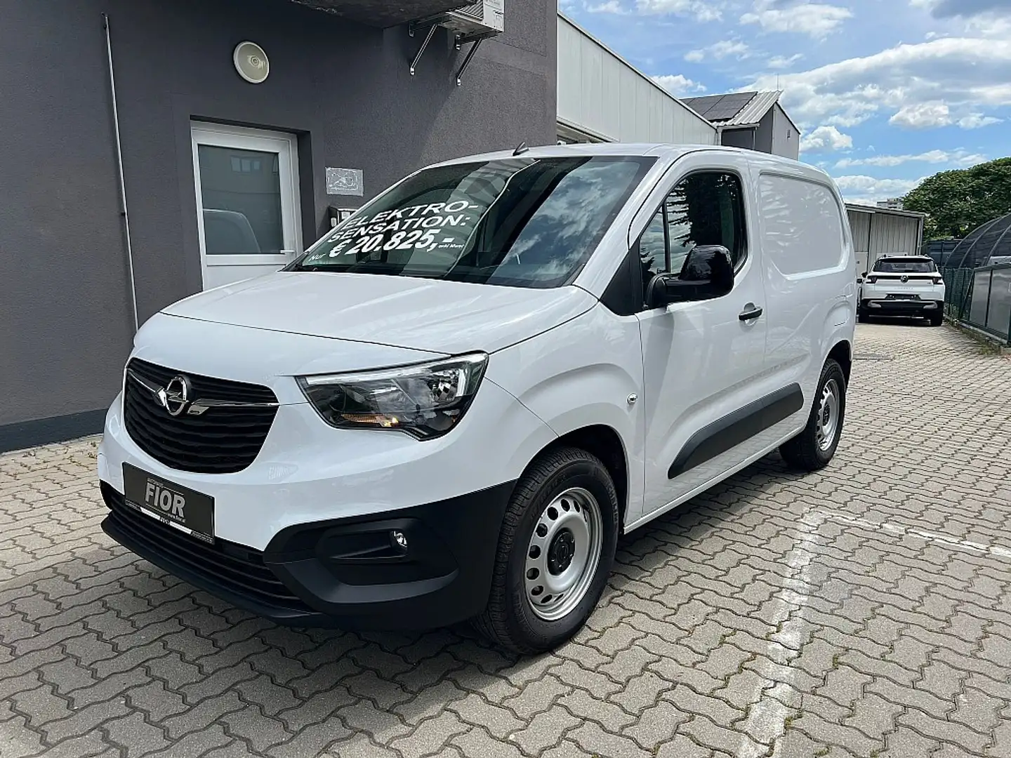 Opel Combo Combo Cargo - e Basis 50kwh e.Nutzlast nto. 19.... Weiß - 1