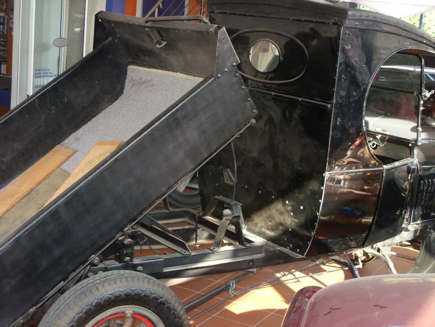 Ford Model T Schwarz - 2