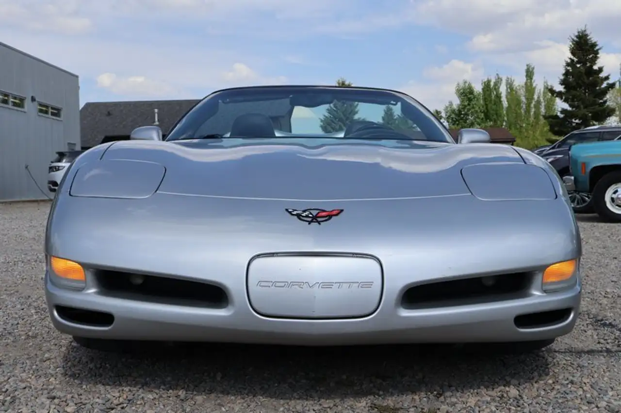 Chevrolet Corvette снимка Chevrolet Corvette