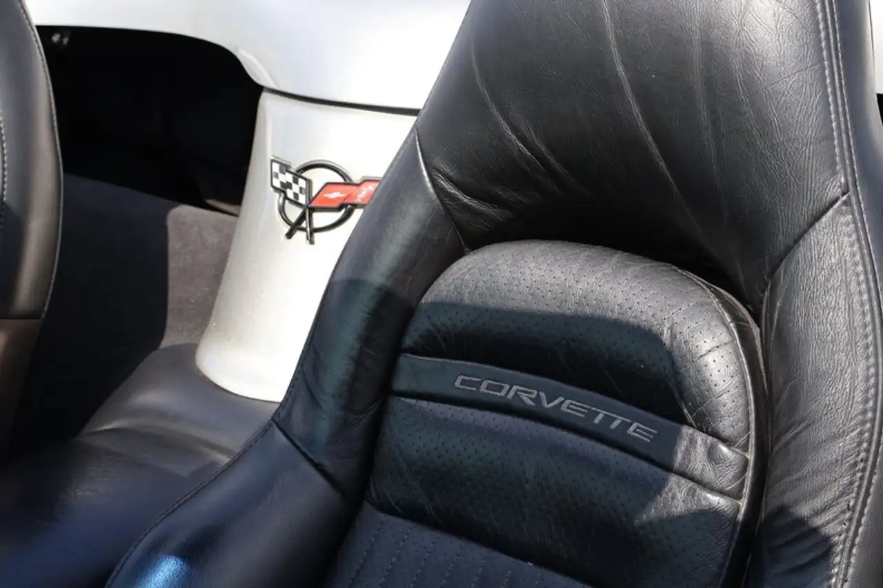 Chevrolet Corvette снимка Chevrolet Corvette