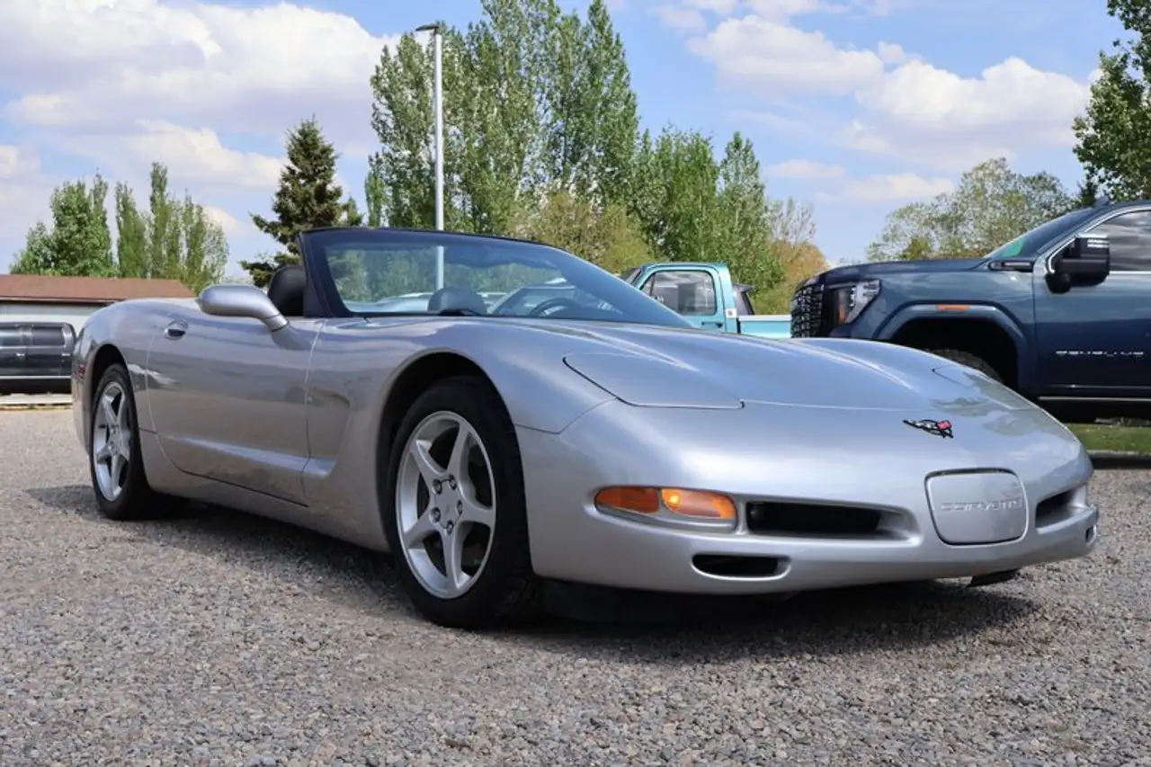 Chevrolet Corvette снимка Chevrolet Corvette