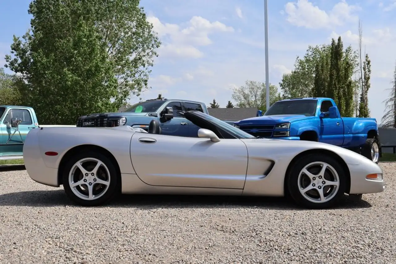 Chevrolet Corvette снимка Chevrolet Corvette