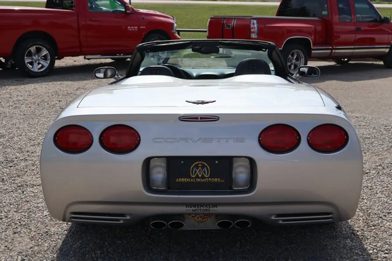 Chevrolet Corvette снимка Chevrolet Corvette