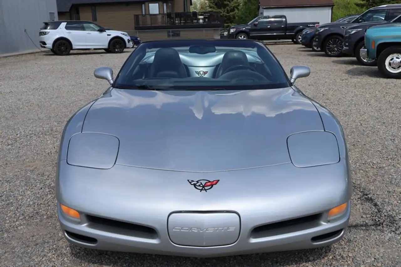 Chevrolet Corvette снимка Chevrolet Corvette