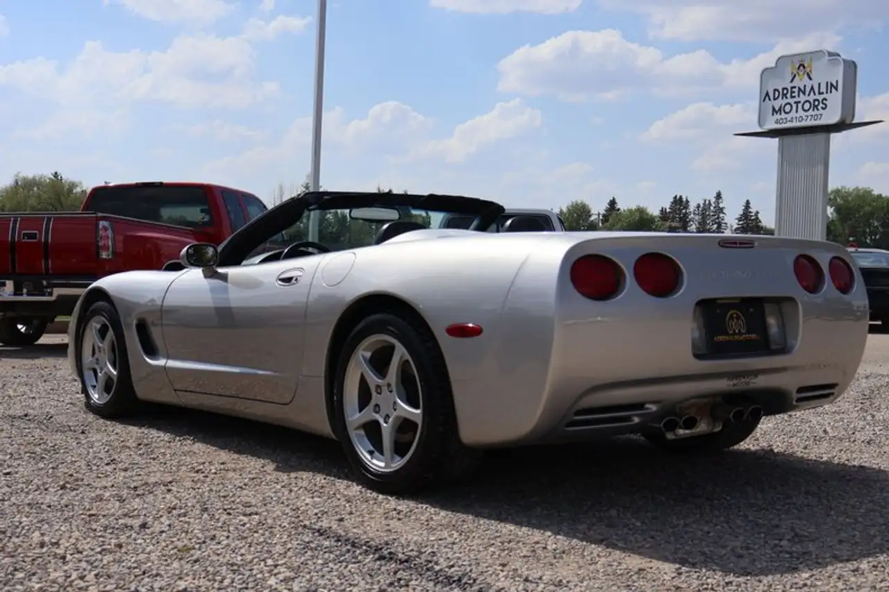 Chevrolet Corvette снимка Chevrolet Corvette