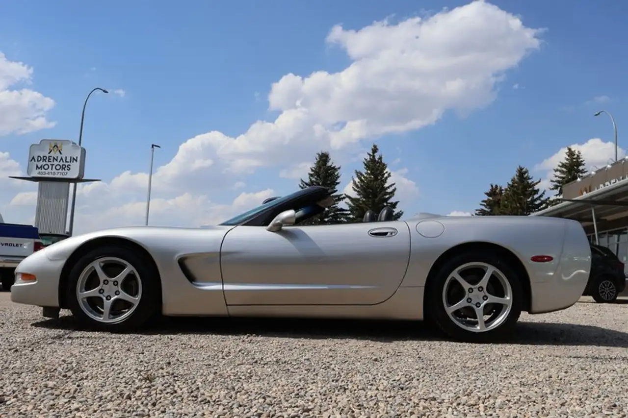 Chevrolet Corvette снимка Chevrolet Corvette