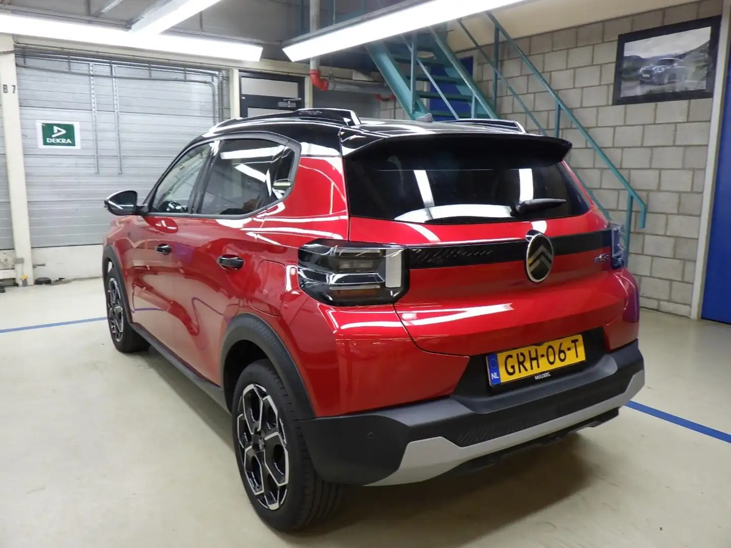 Citroen C3 Ë-C3 Max 113pk 44 kWh | 11 kW lader | Achterbank i Rood - 2