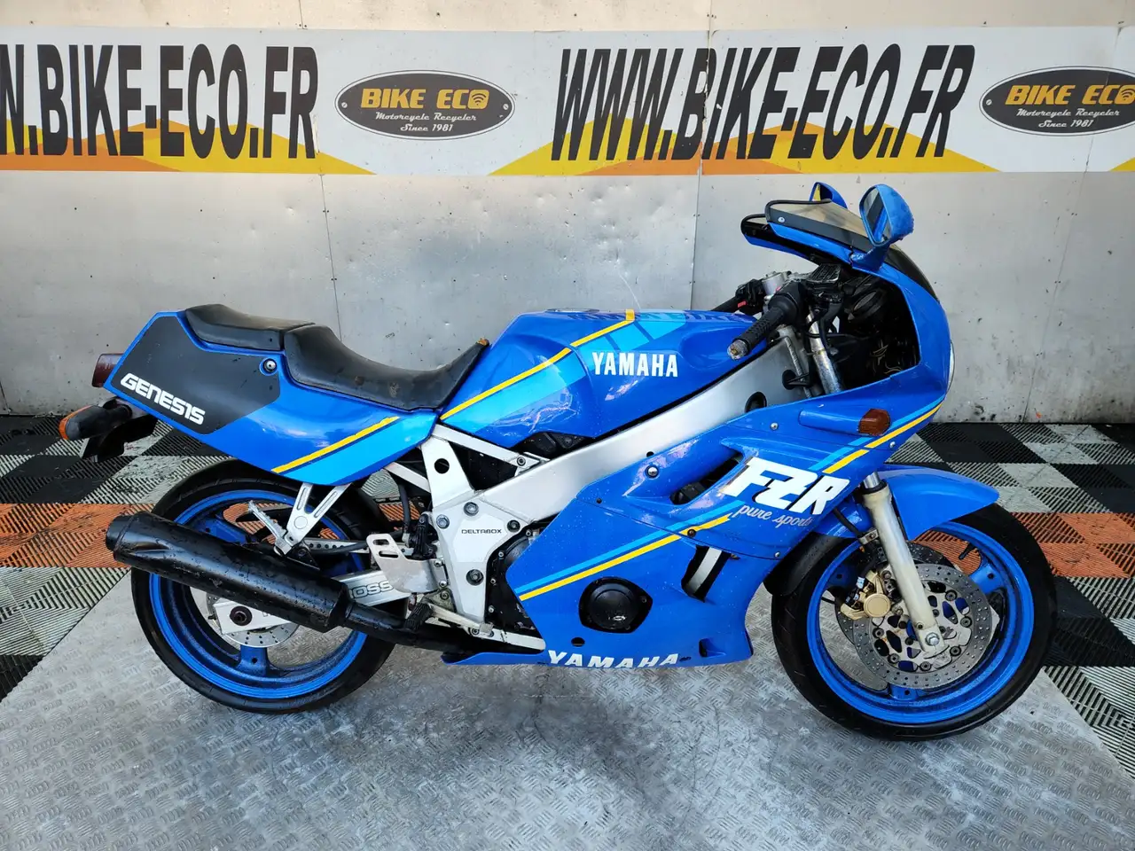 Yamaha FZR 400