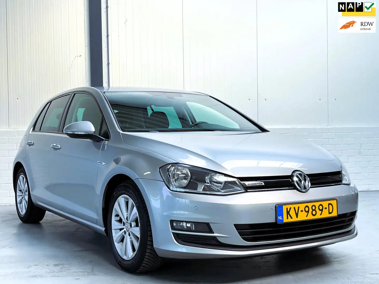 Volkswagen Golf 1.0 TSI Connected Series|Camera Grijs - 1
