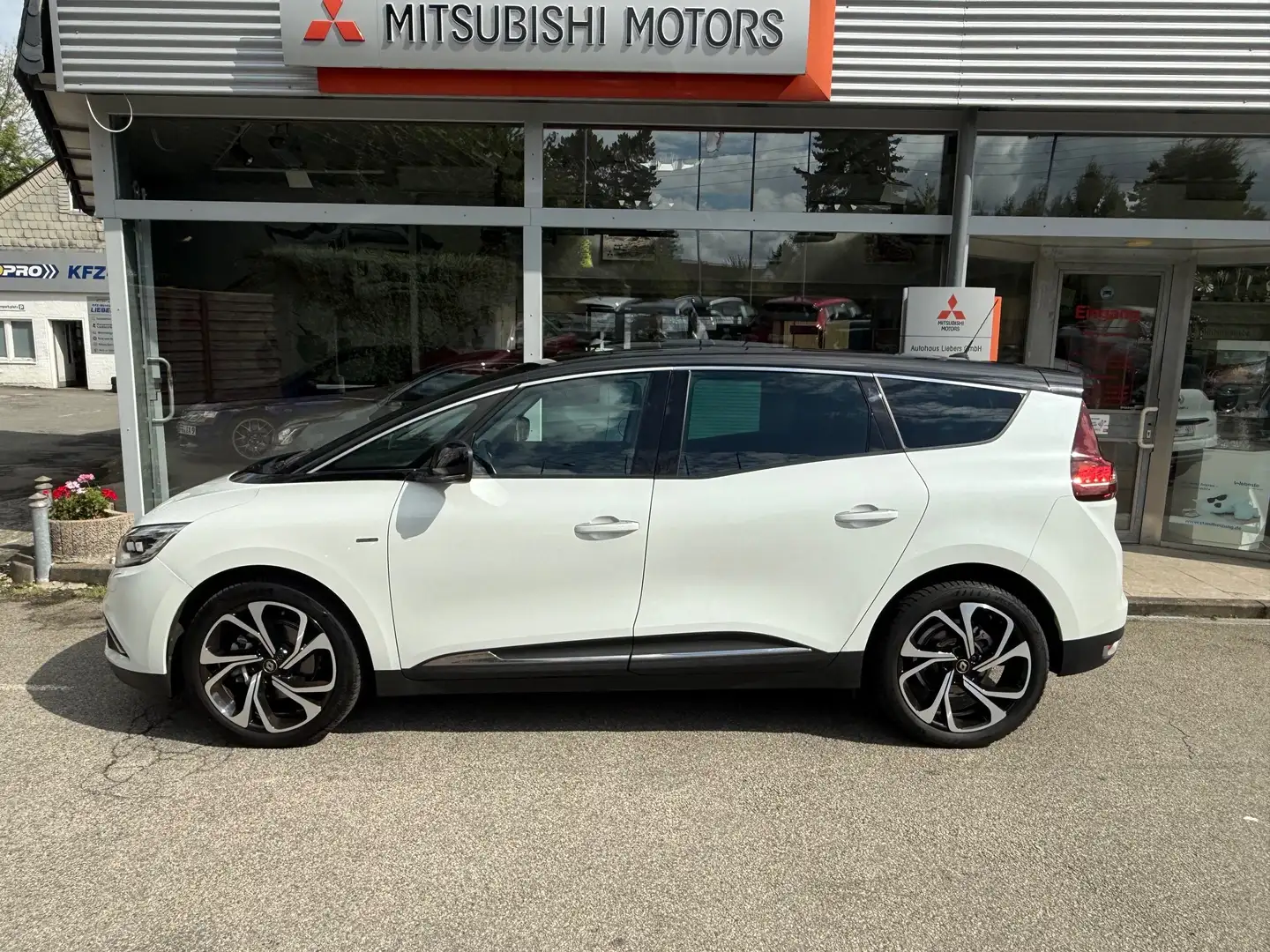 Renault Scenic Grand BOSE Edition #Massage+LED+SHZ# Weiß - 2