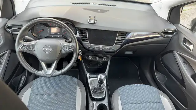 Opel Crossland X view 11