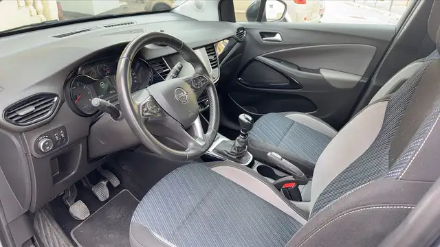 Opel Crossland X view 8
