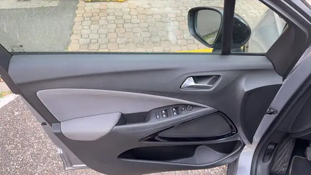 Opel Crossland X view 7