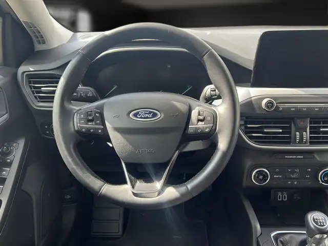 Ford Focus view 19