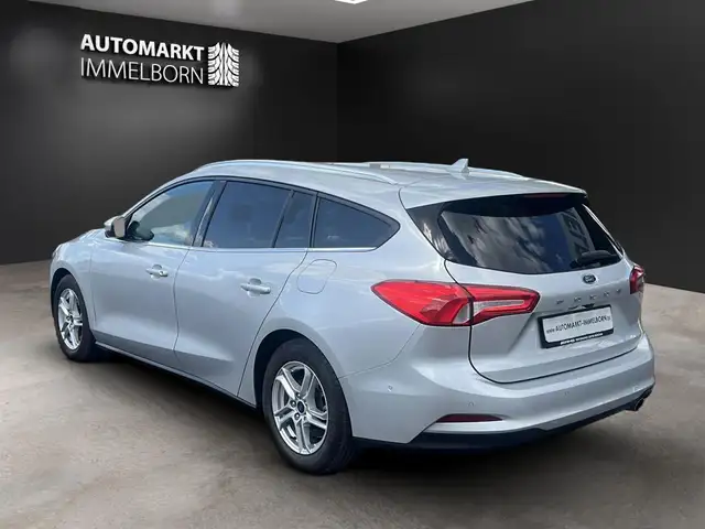 Ford Focus view 5
