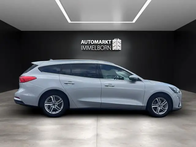 Ford Focus view 13