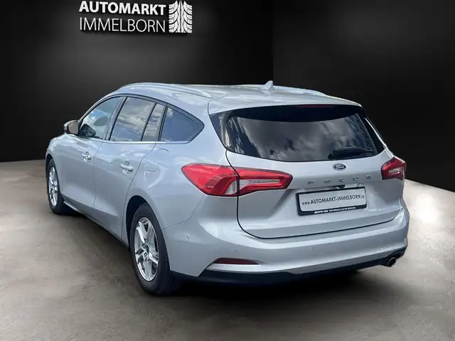 Ford Focus view 10