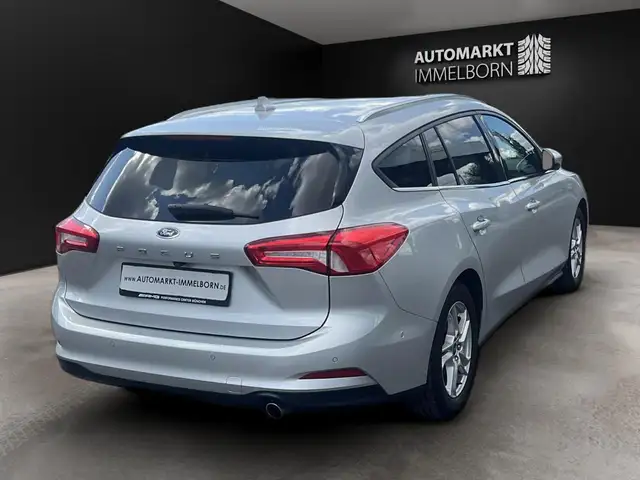 Ford Focus view 11