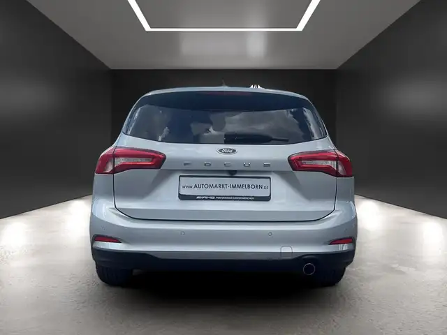 Ford Focus view 9