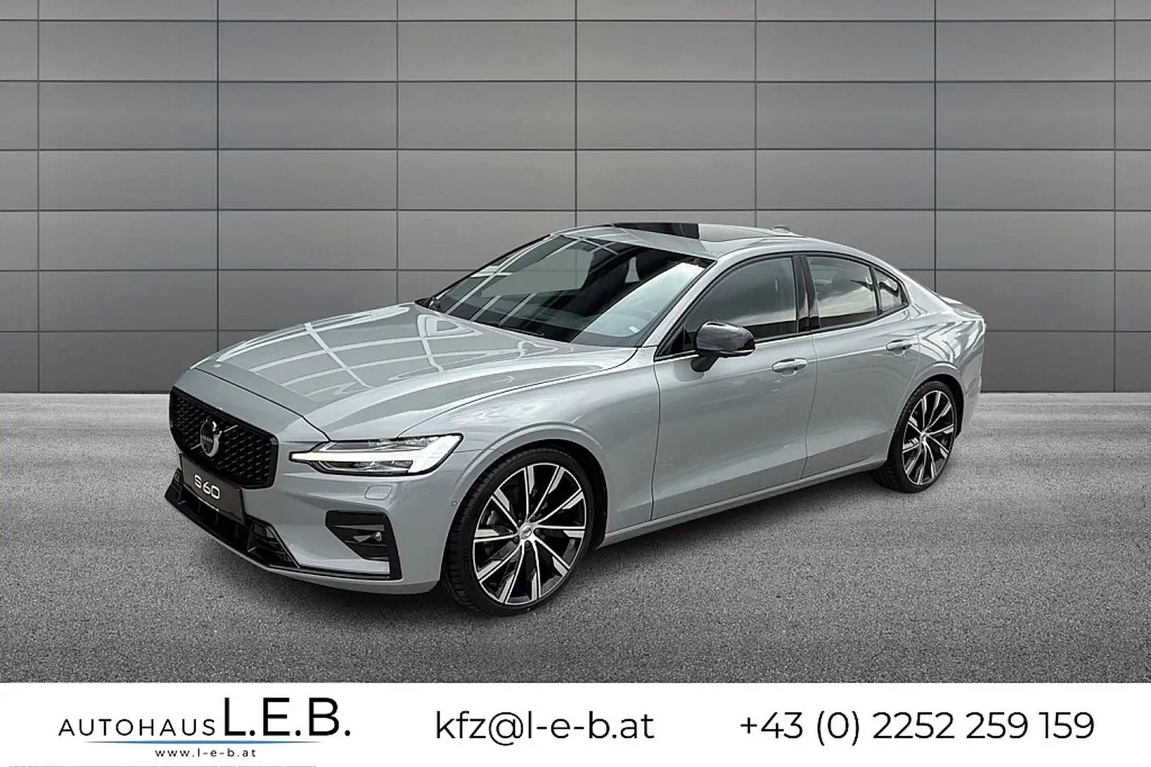 Volvo S60 B4 Plus Dark Aut. Grau - 1